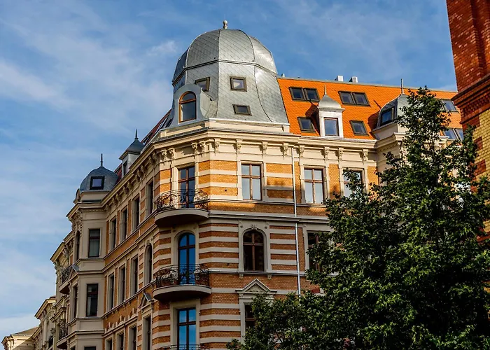 Nowowiejskiego Old Town By Bookinghost *